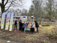 De koperakker opent hun eigen wormenhotel!