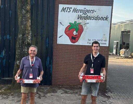 Stichting met je Hart Zundert: Aardbeien met beschuit!