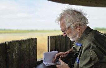 Vogelliefhebber Rob Burgmans telt al 40 jaar vogels voor Natuurmonumenten